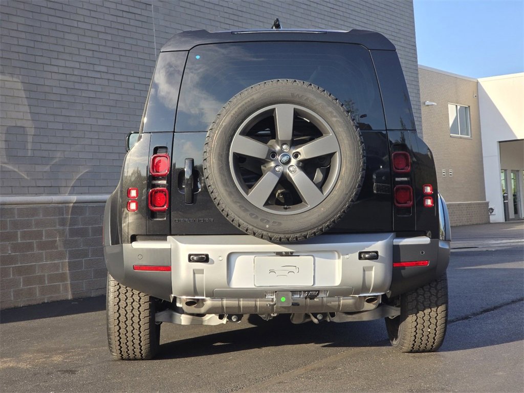 New 2025 Land Rover Defender 110 S image 22