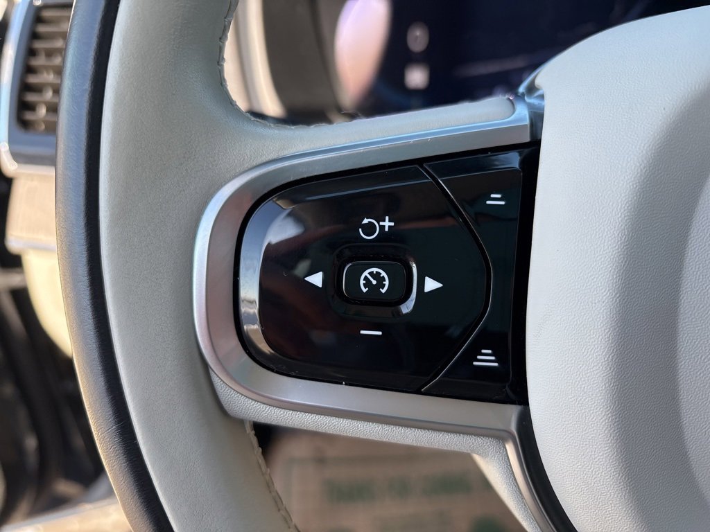 Certified 2023 Volvo XC90 B5 Plus w/ Protection Package Premier image 24