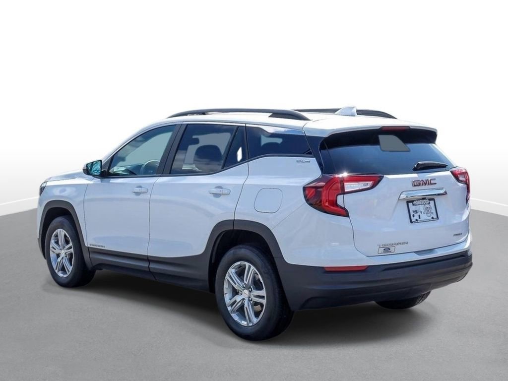 Used 2024 GMC Terrain SLE w/ Driver Convenience Package image 6