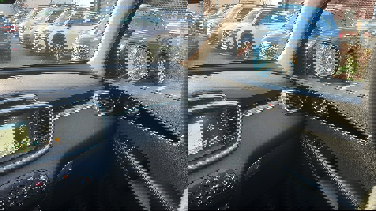 Used 2017 Kia Sorento SX image 23