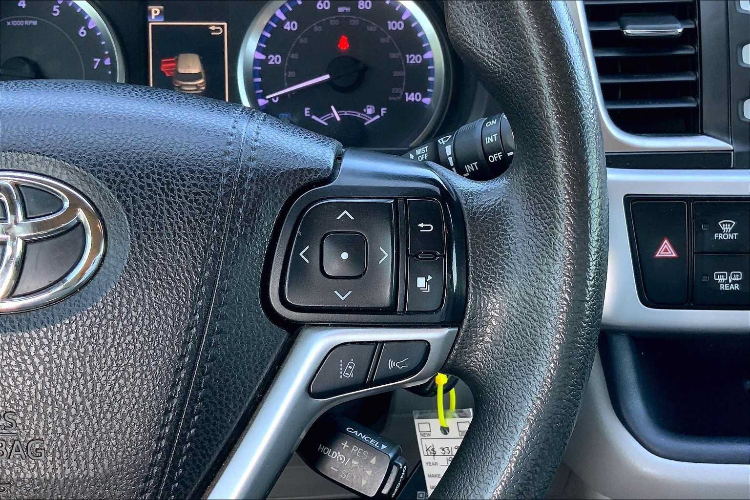Used 2019 Toyota Highlander LE FWD image 23