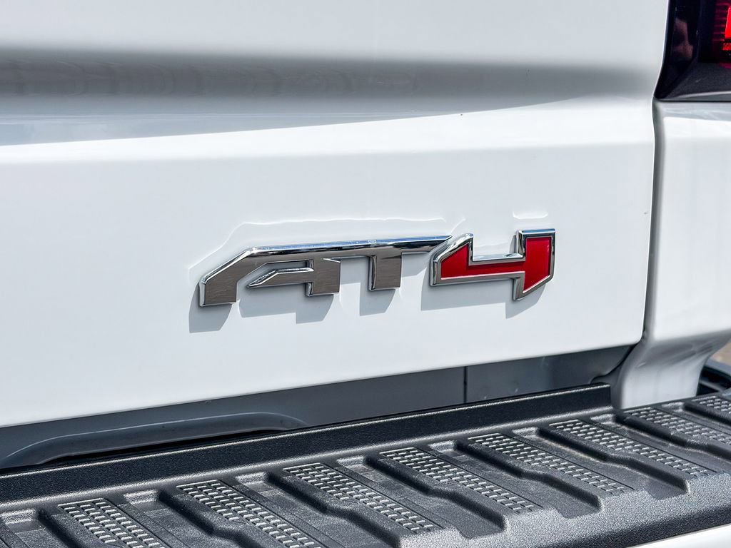 Used 2023 GMC Sierra 1500 AT4 w/ Technology Package AWD/4WD image 11