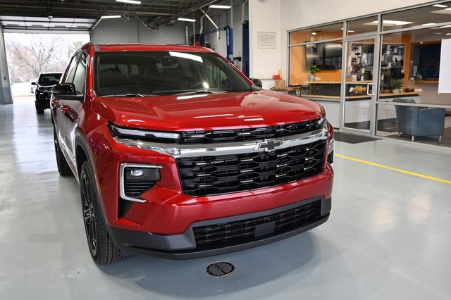 New 2026 Chevrolet Traverse LT w/ Driver Confidence Package image 3