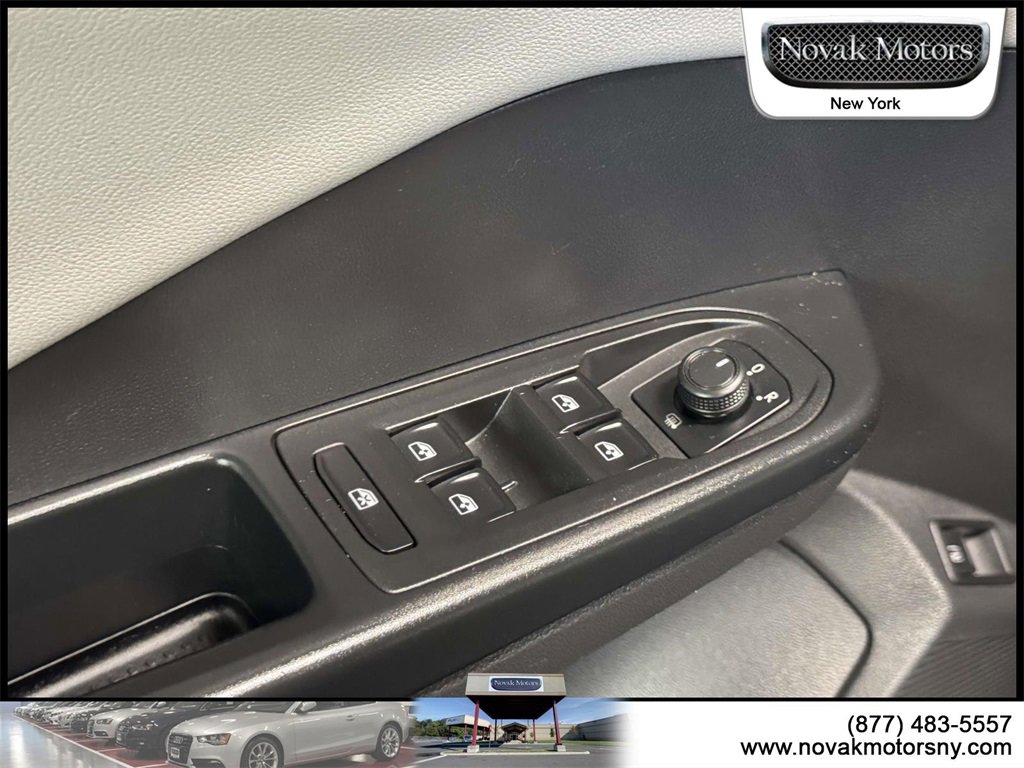 Used 2022 Volkswagen Taos SE image 14