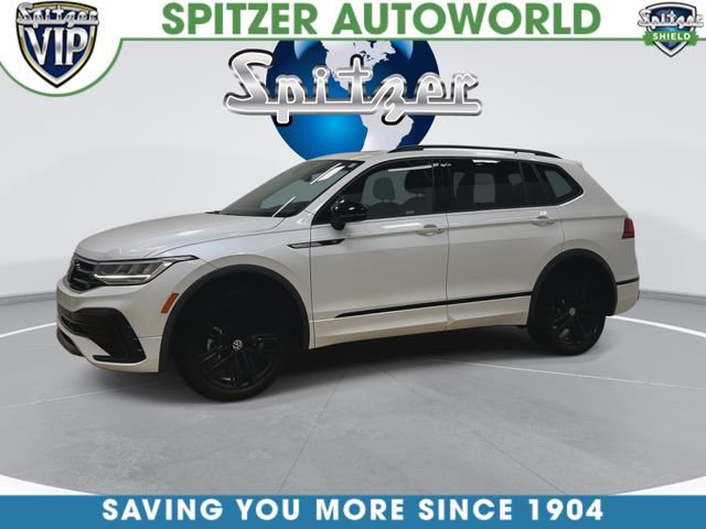 Used 2022 Volkswagen Tiguan SE R-Line AWD/4WD image 3