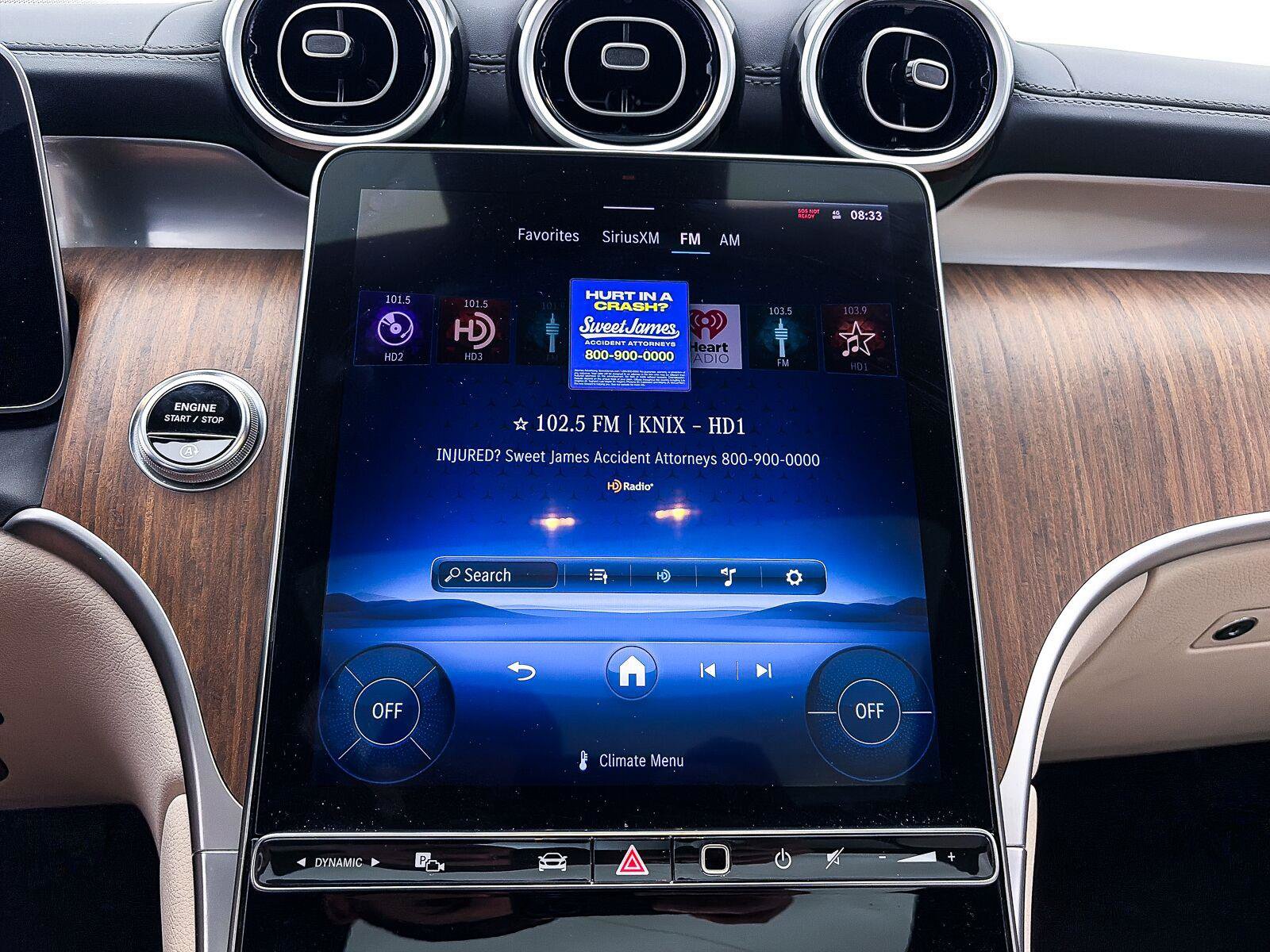 Used 2024 Mercedes-Benz GLC 300 4MATIC image 25