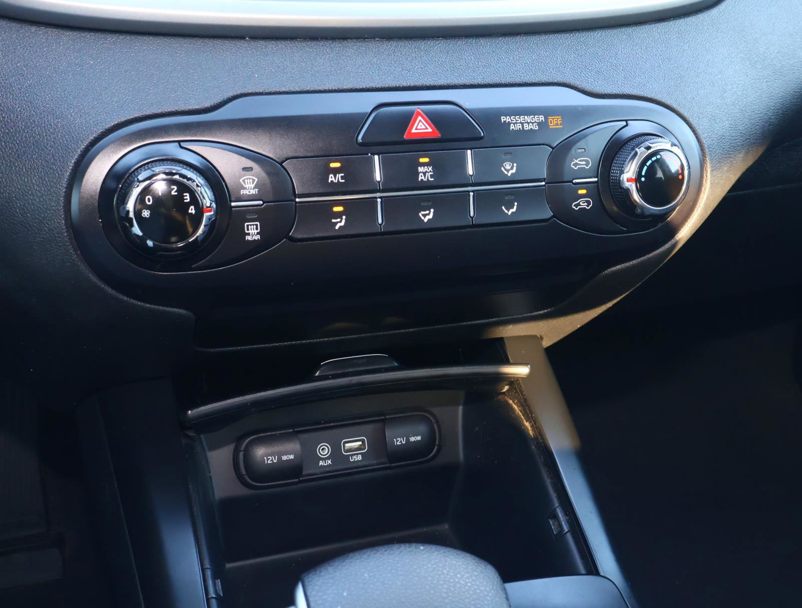 Used 2020 Kia Sorento LX image 26