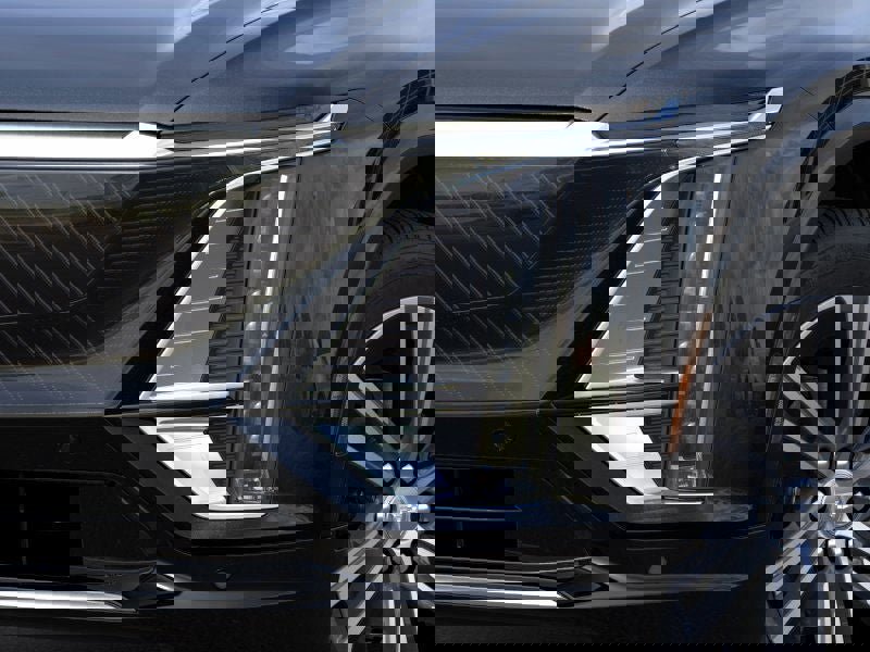 New 2025 Cadillac Lyriq Luxury w/ LPO, Floor Liner Package AWD/4WD image 10