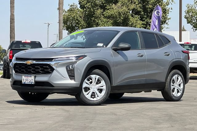 Used 2024 Chevrolet Trax LS FWD image 8
