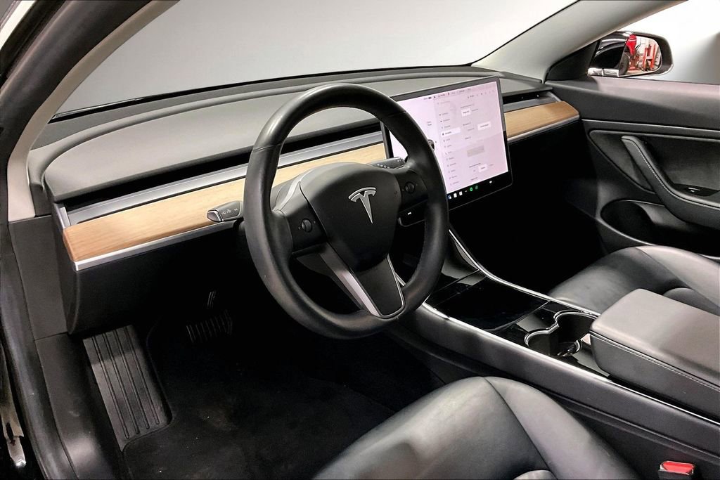 Used 2019 Tesla Model 3 Long Range image 16