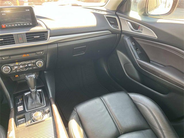 Used 2018 MAZDA MAZDA3 Touring image 13