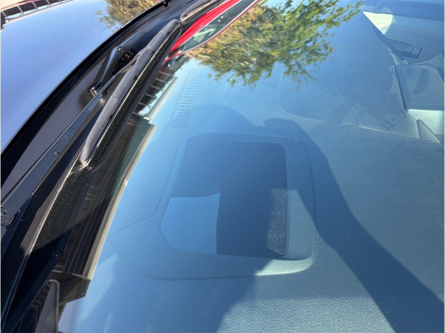 Used 2025 Toyota Sienna Platinum AWD/4WD image 18