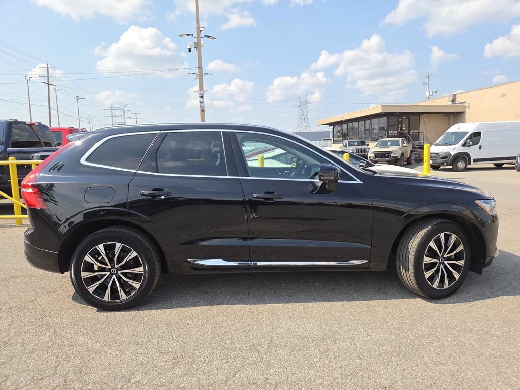 Used 2023 Volvo XC60 B5 Plus AWD/4WD image 16