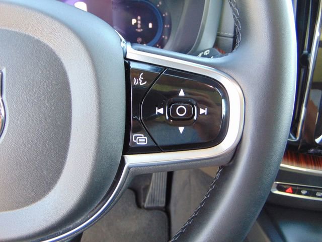 Used 2023 Volvo XC60 B5 Ultimate w/ Climate Package image 17