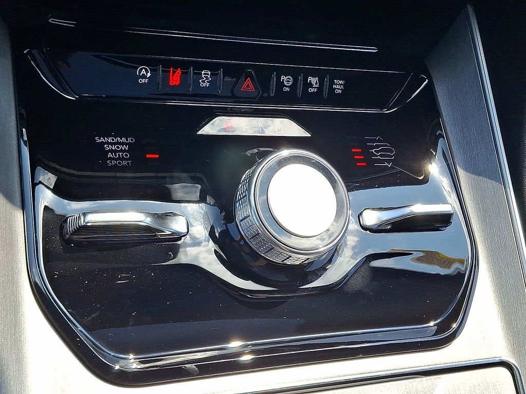 New 2025 Jeep Wagoneer L Series II AWD/4WD image 12