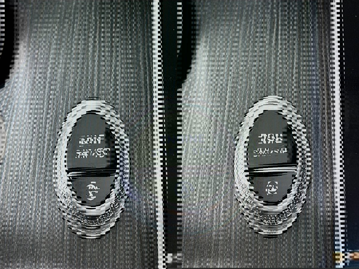 Used 2022 Mercedes-Benz C 300 4MATIC Sedan w/ Exclusive Trim Package image 17