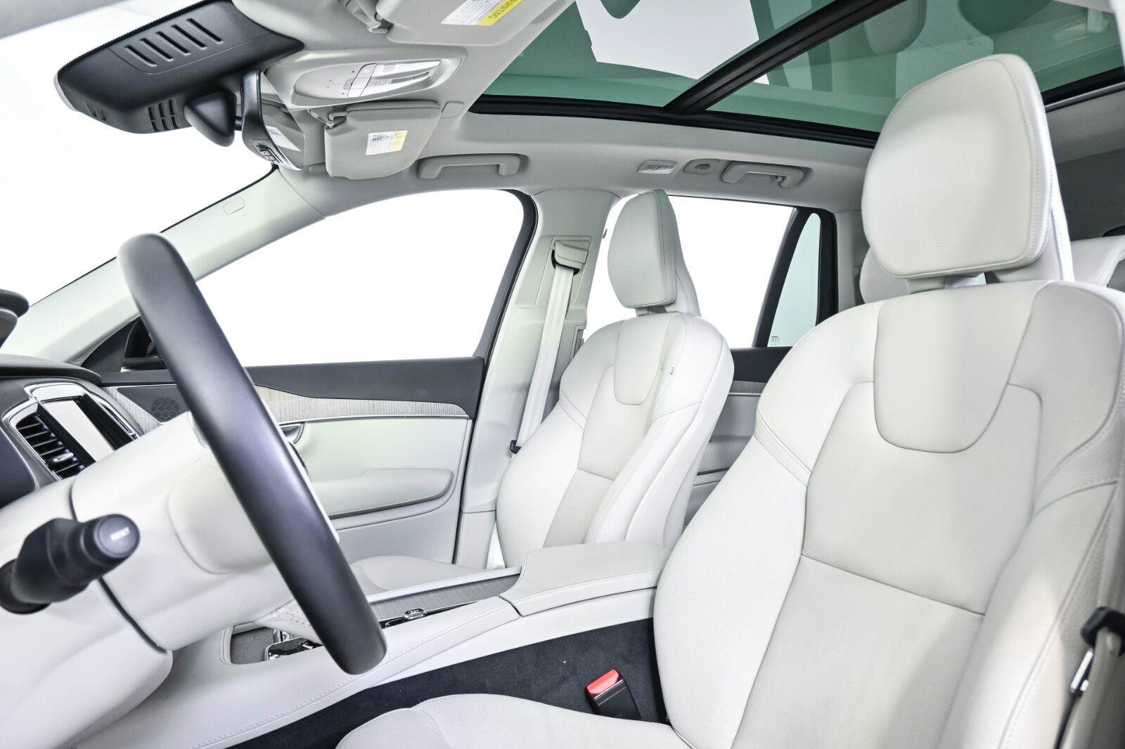 Certified 2023 Volvo XC90 B6 Plus AWD/4WD image 5