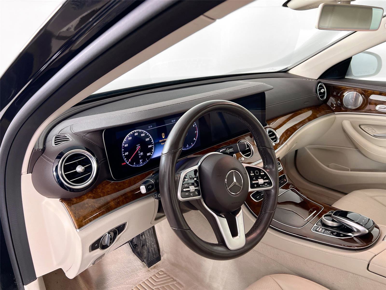 Certified 2019 Mercedes-Benz E 300 4MATIC image 10