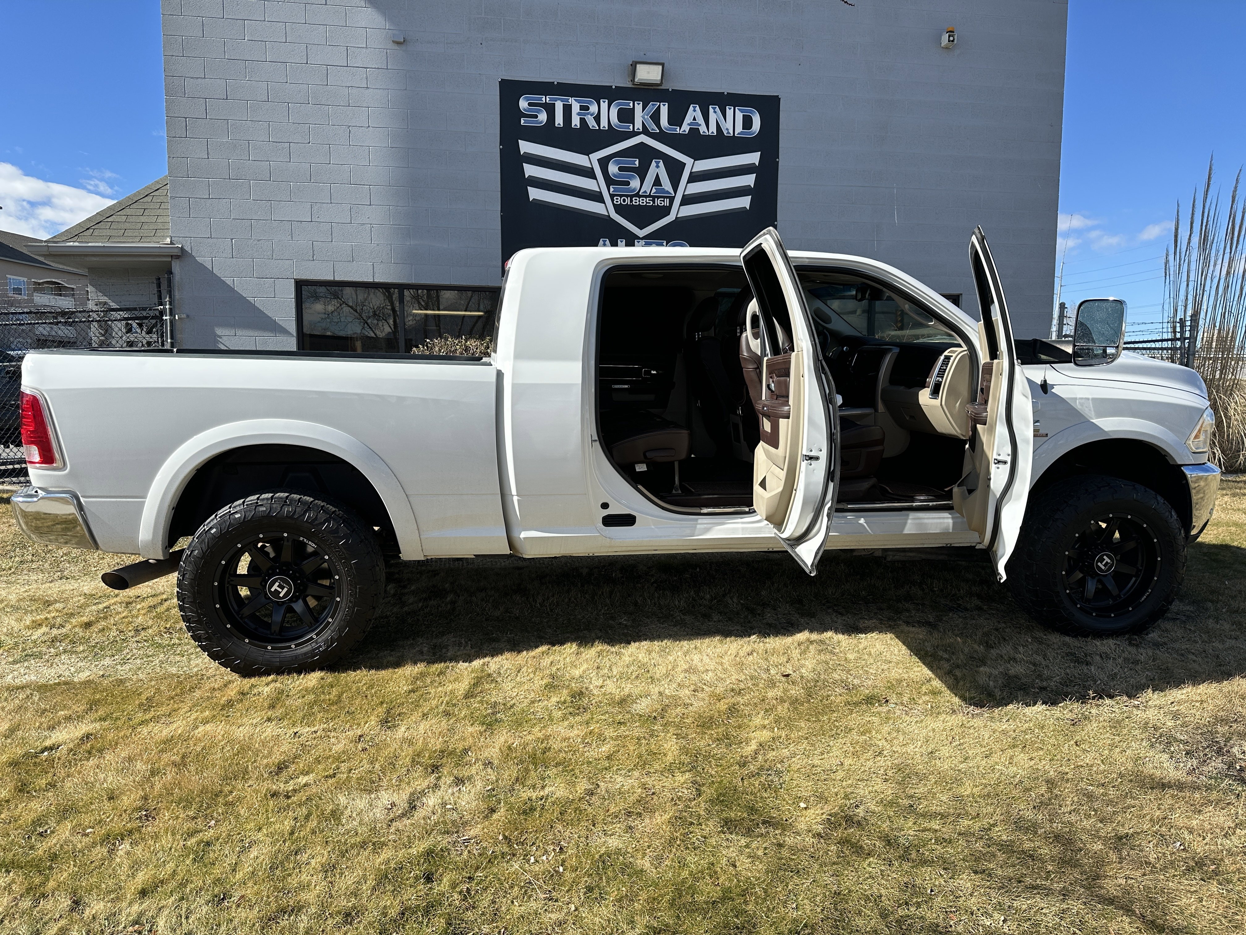 Used 2017 RAM 3500 Laramie Longhorn w/ Convenience Group image 39