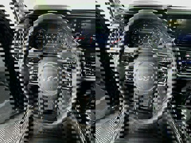 Certified 2022 Kia Sorento SX image 11