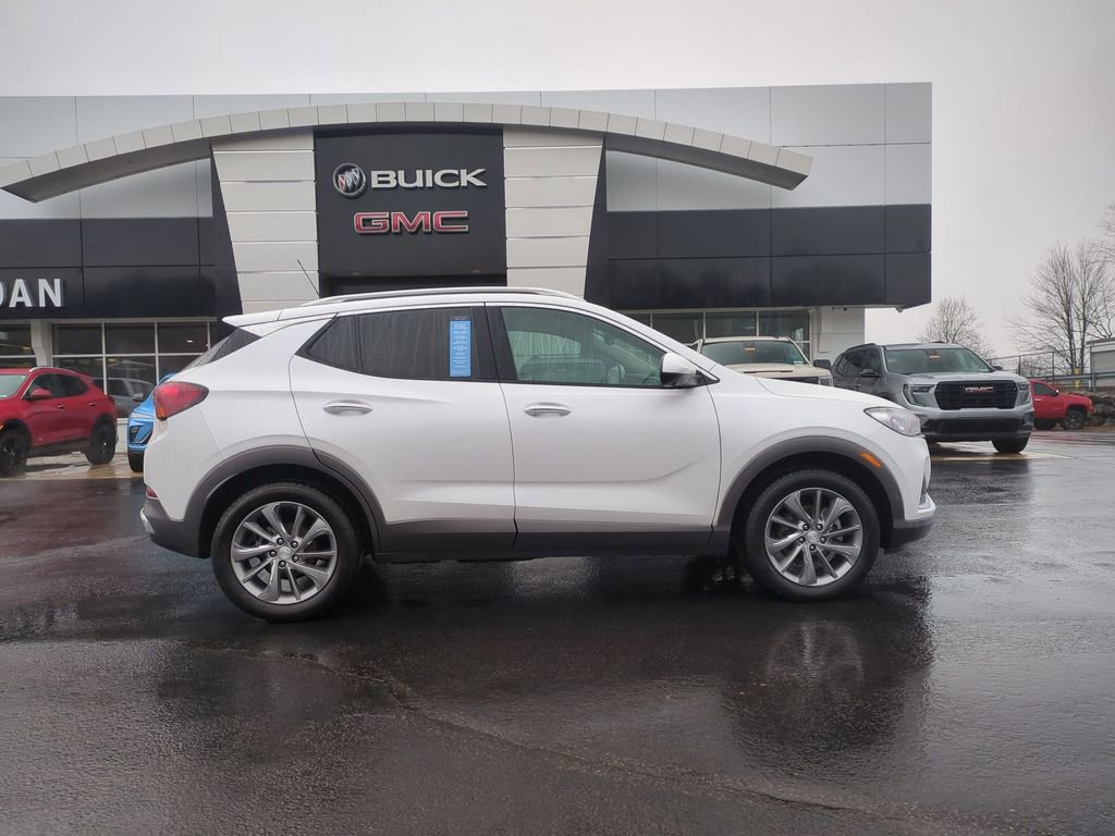Certified 2022 Buick Encore GX Essence w/ Advanced Technology Package AWD/4WD image 4