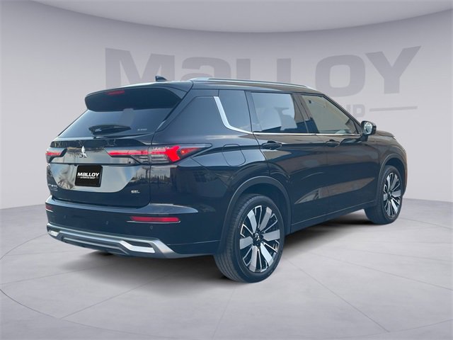 Used 2025 Mitsubishi Outlander SEL image 3