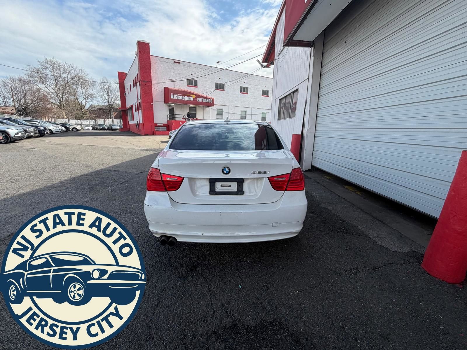 Used 2011 BMW 328i Sedan RWD image 9
