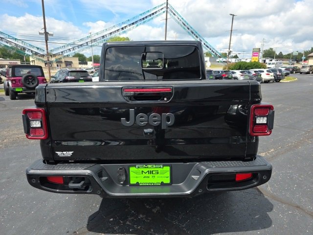 Used 2023 Jeep Gladiator Overland image 5