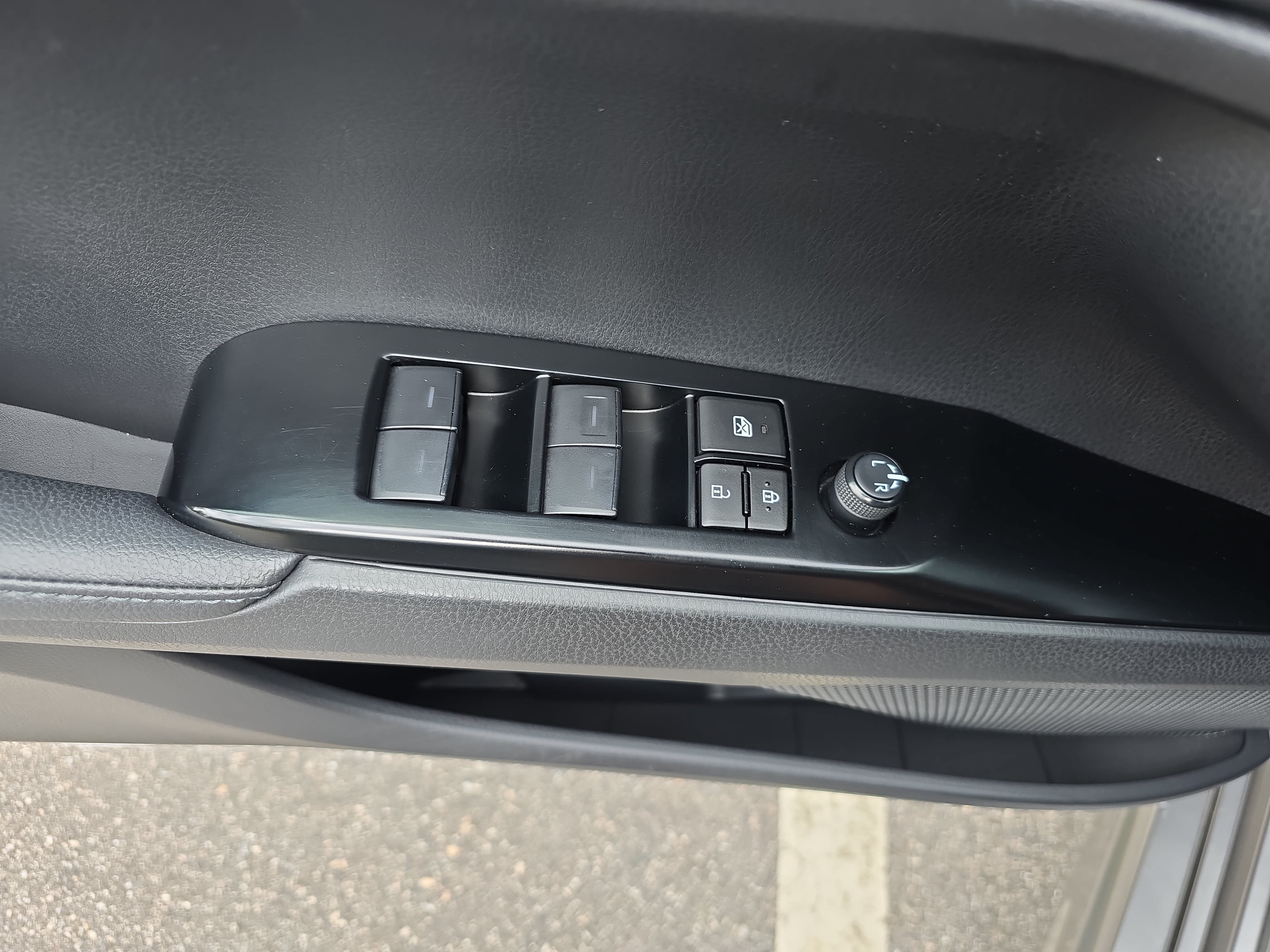 Used 2025 Toyota Camry XSE FWD image 29