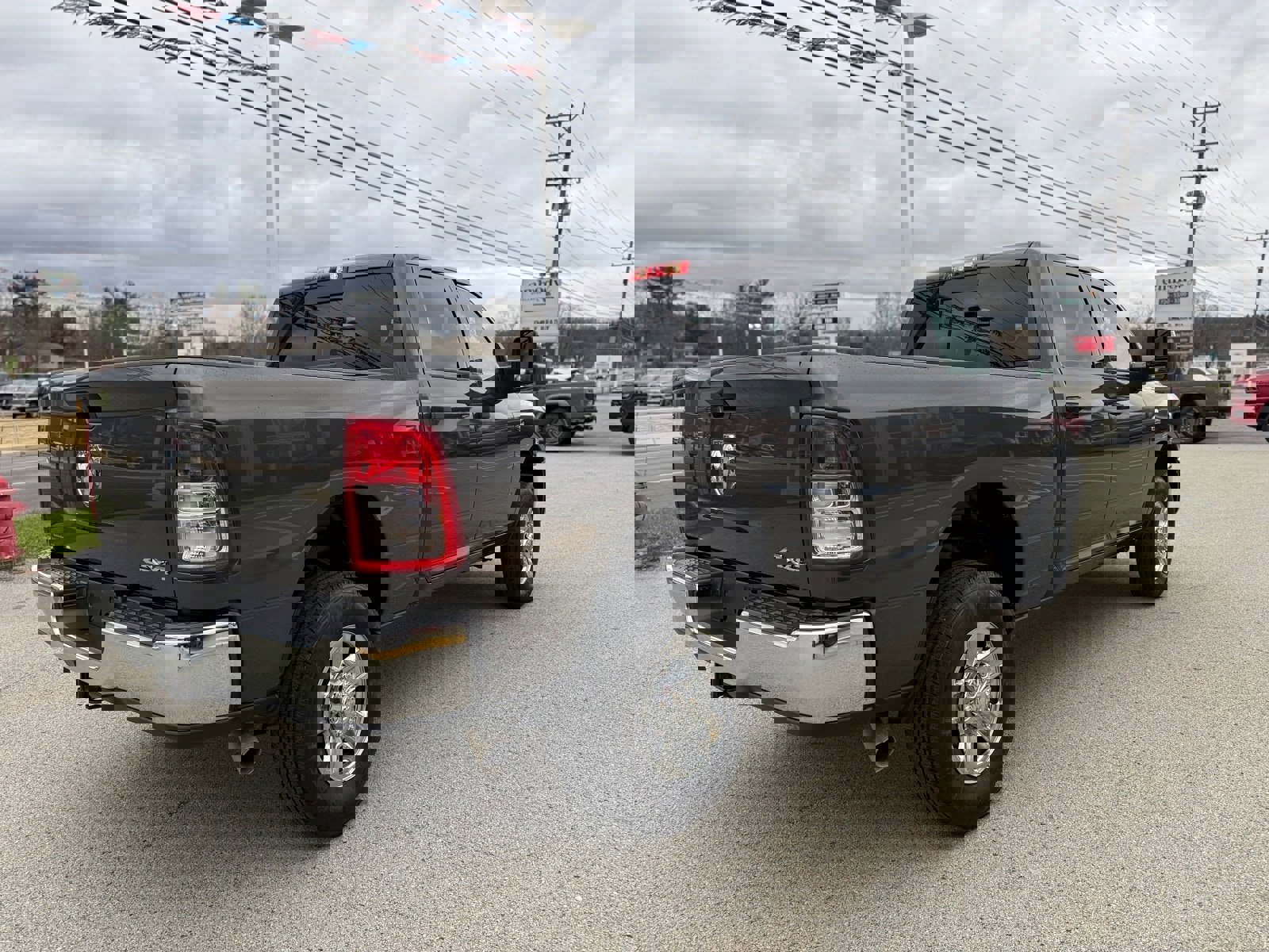 Used 2024 RAM 2500 Tradesman w/ Chrome Appearance Group image 4