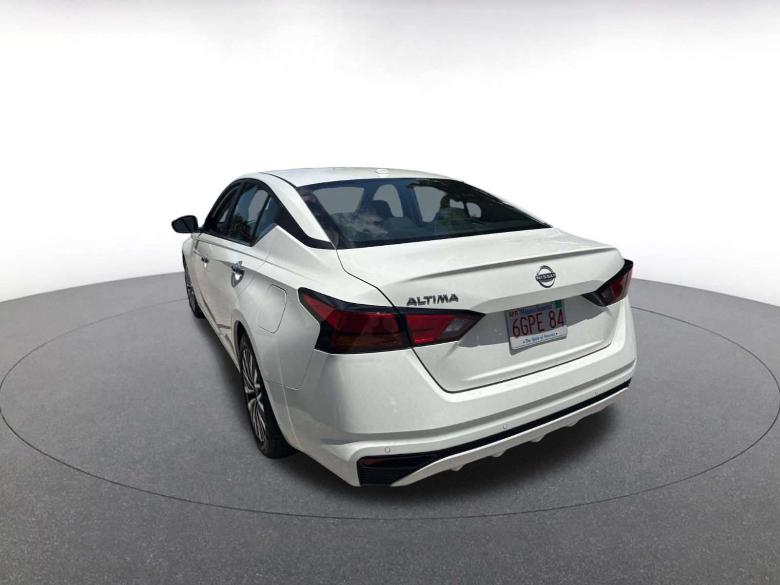 Used 2025 Nissan Altima 2.5 SV FWD image 11