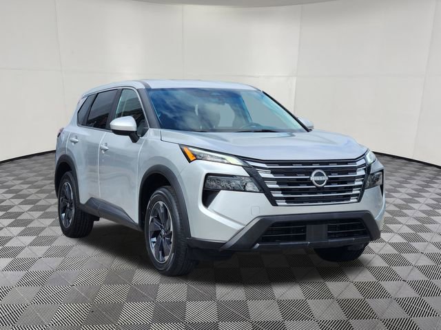 Used 2024 Nissan Rogue SV image 2