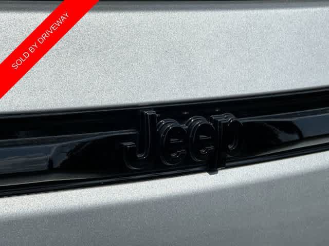 Used 2023 Jeep Grand Cherokee Altitude AWD/4WD image 25