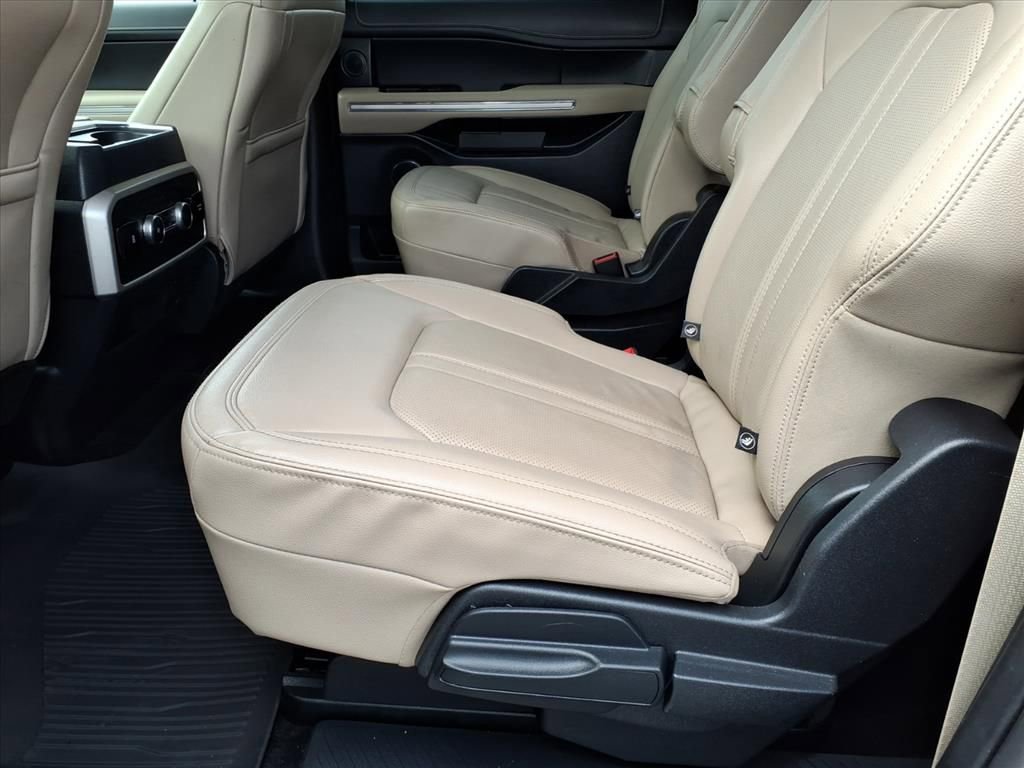 Used 2022 Ford Expedition Max Limited AWD/4WD image 16