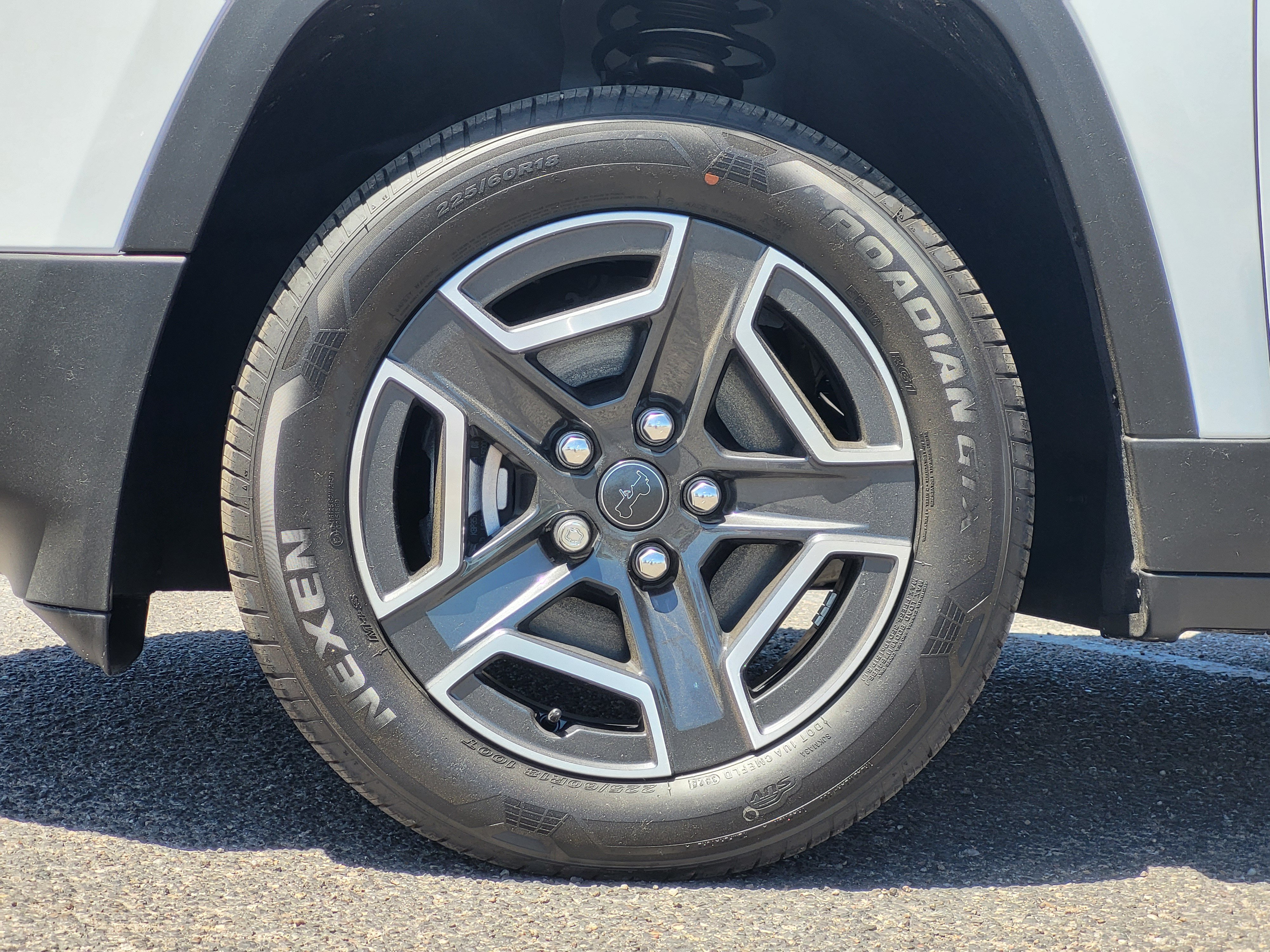 New 2026 Jeep Cherokee Laredo AWD/4WD image 19