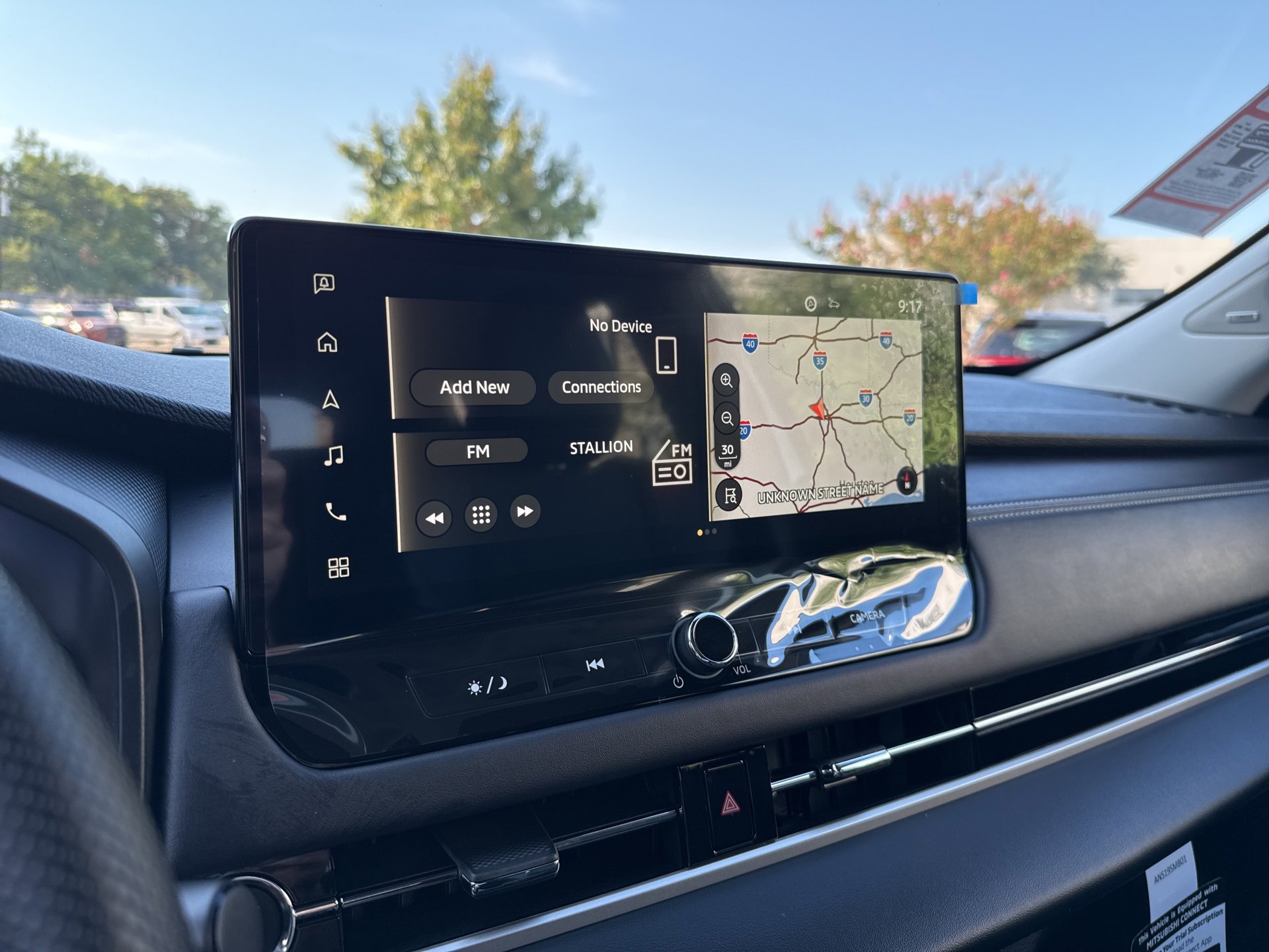 New 2025 Mitsubishi Outlander SE image 8