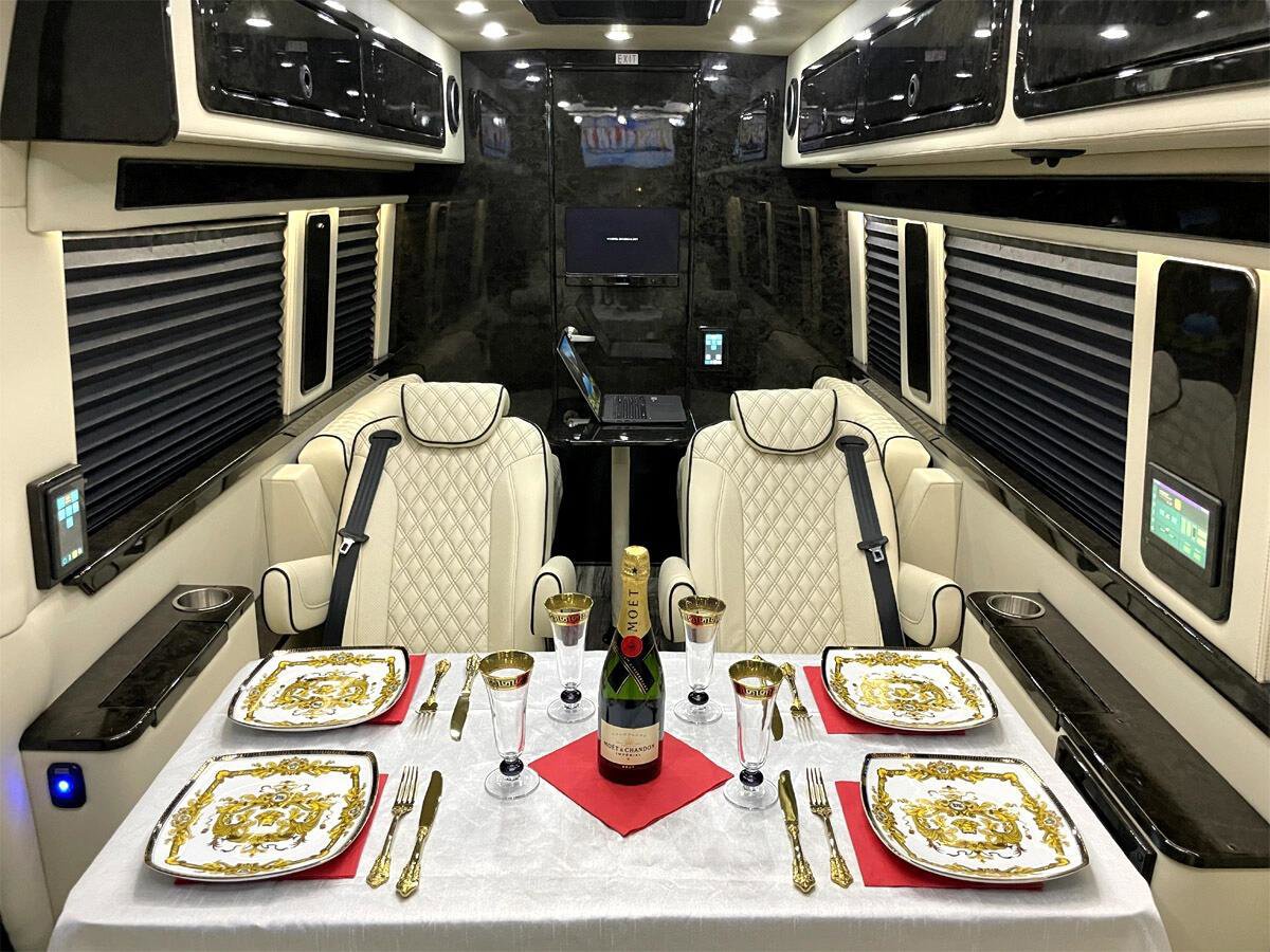 Used 2021 Mercedes-Benz Sprinter 3500 image 24