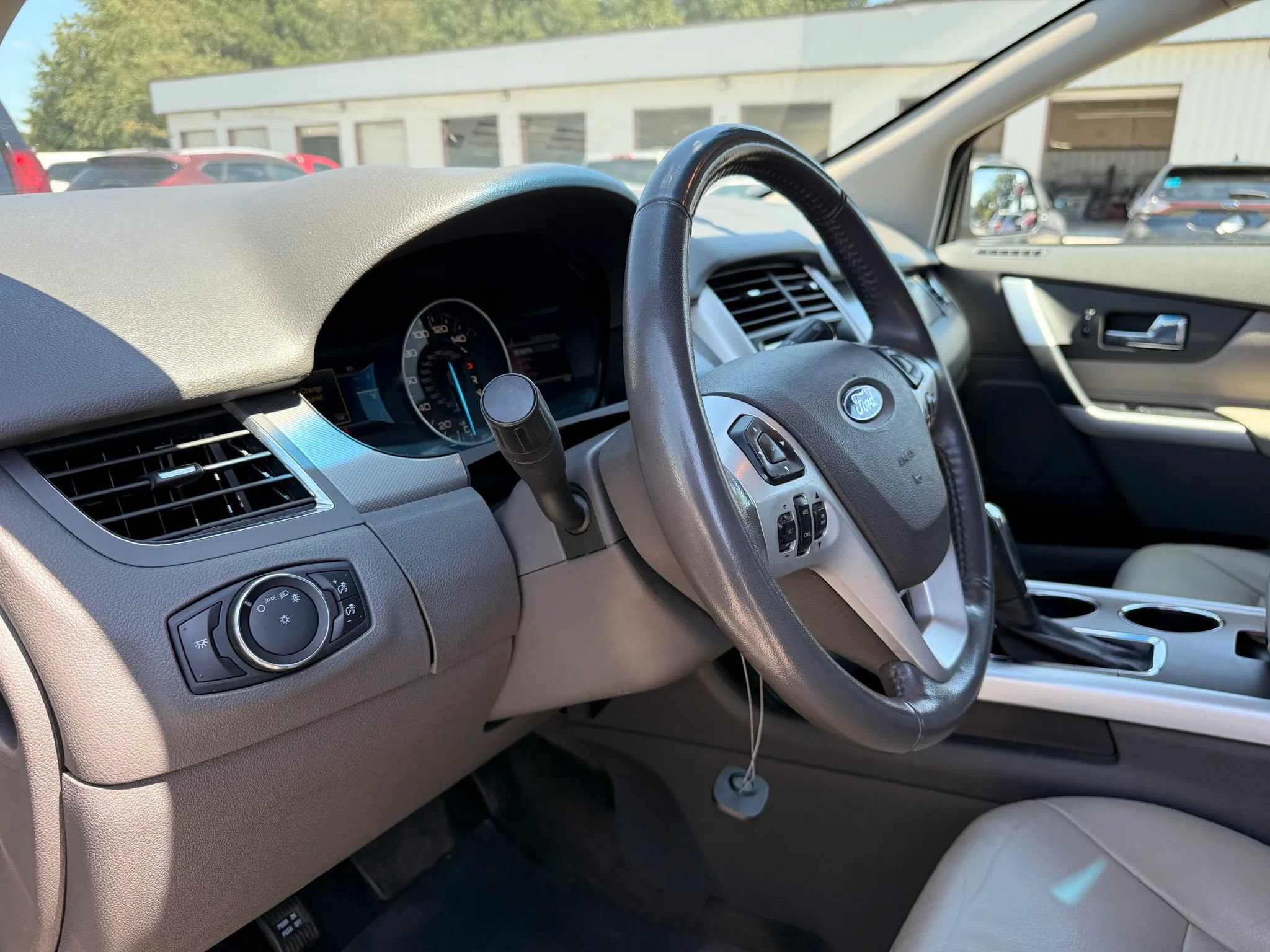 Used 2013 Ford Edge SEL FWD image 17