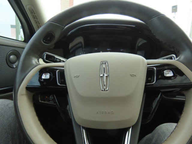 Used 2020 Lincoln Corsair Reserve w/ Elements Package FWD image 25