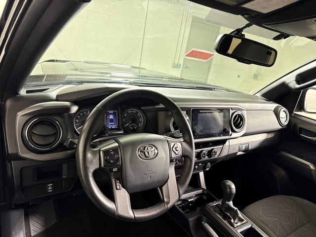 Used 2017 Toyota Tacoma TRD Sport w/ Tow Package (A/T) image 24