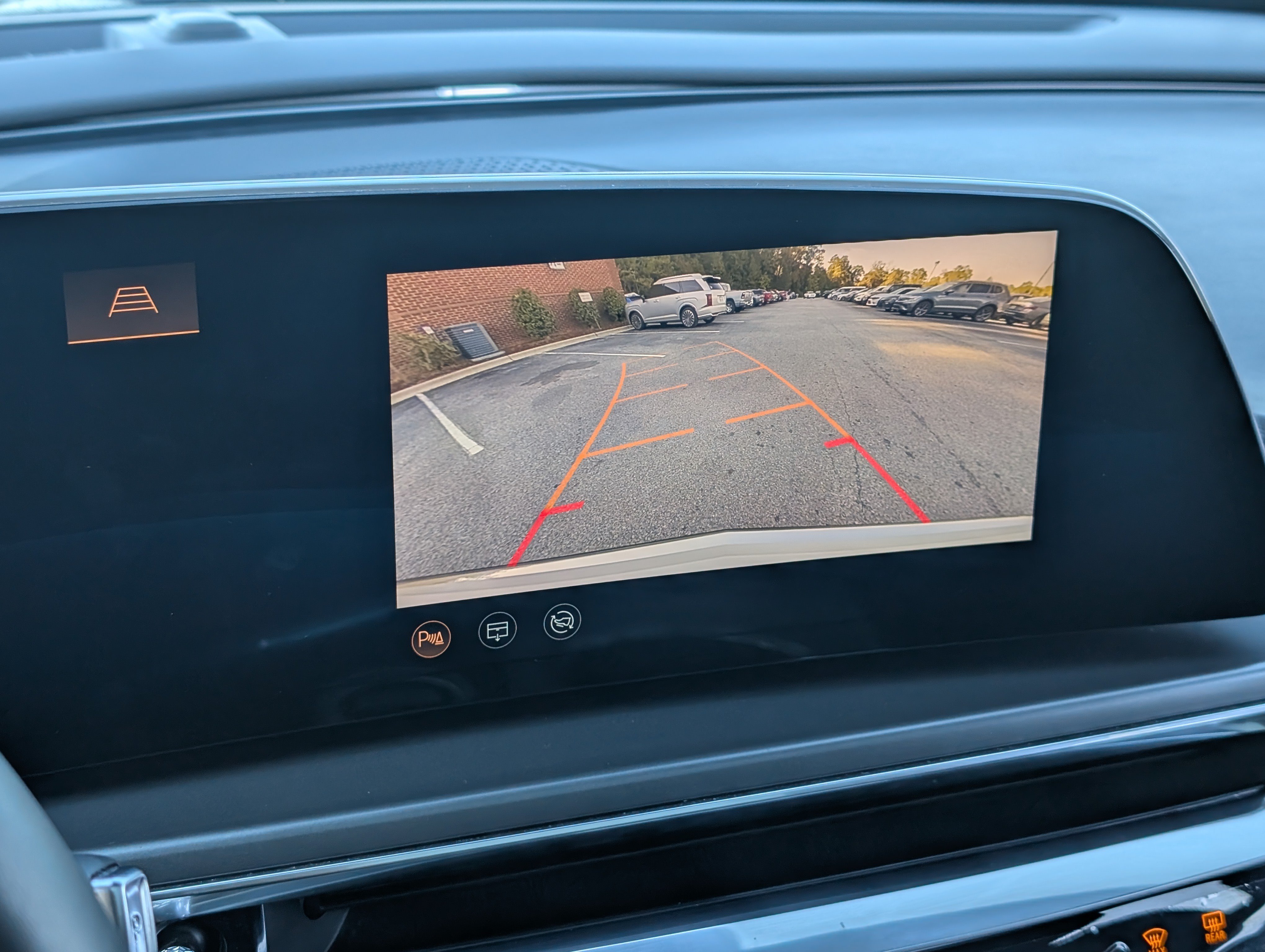 Used 2024 Cadillac Lyriq Tech RWD image 27