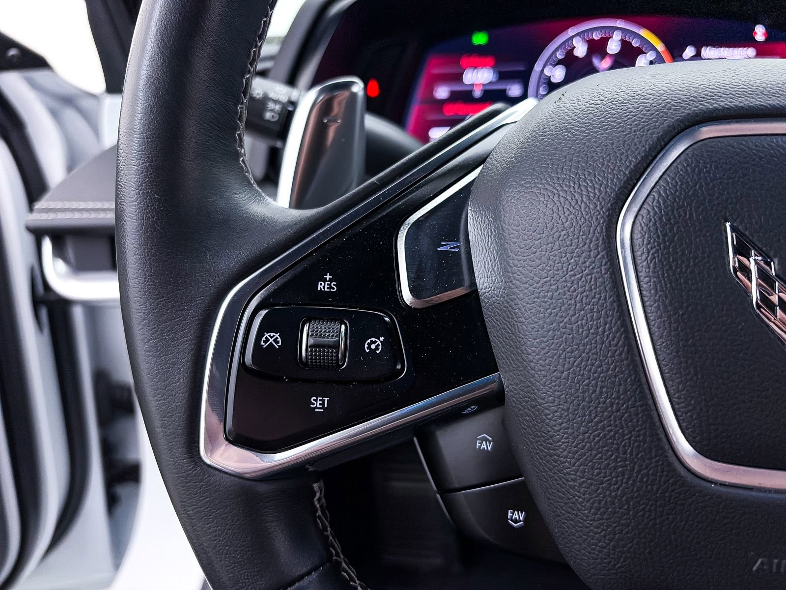 Used 2021 Chevrolet Corvette Stingray Coupe w/ Engine Appearance Package image 31