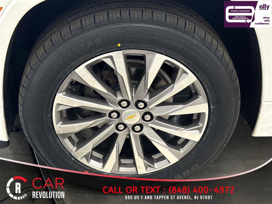 Used 2023 Chevrolet Traverse Premier FWD image 54