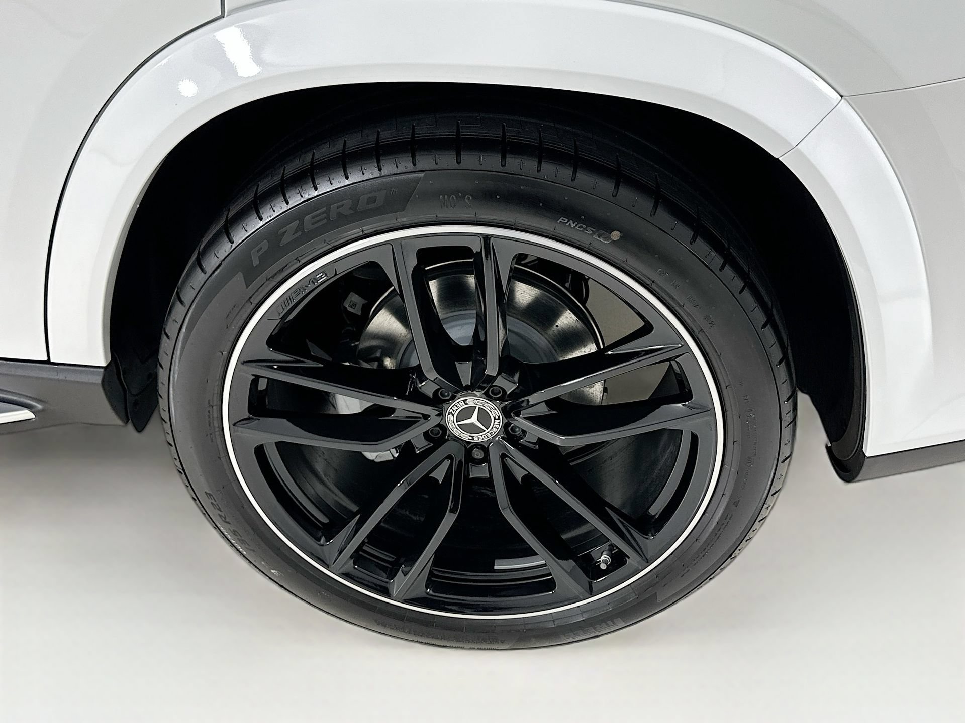 New 2026 Mercedes-Benz GLS 580 4MATIC image 35