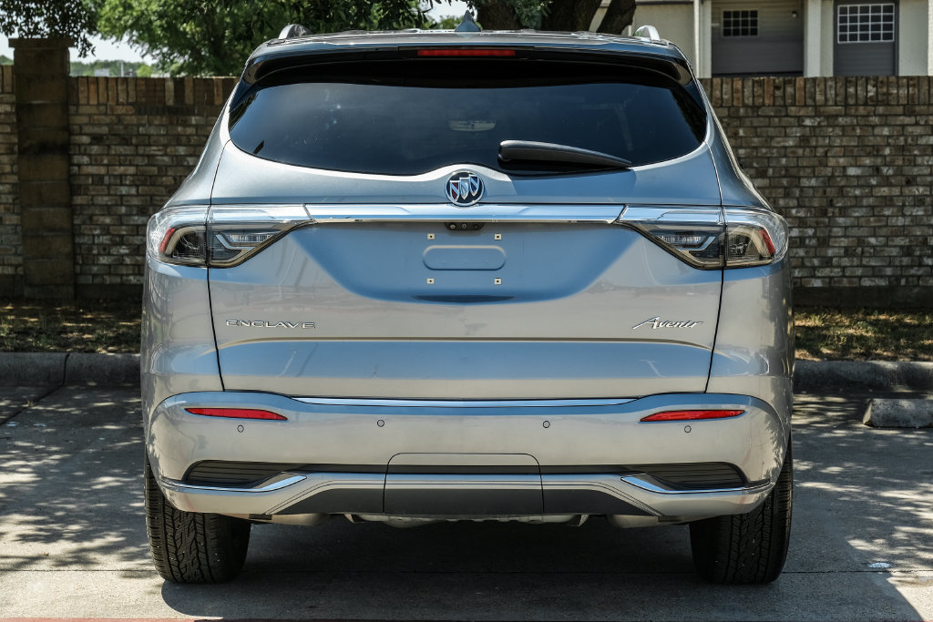 Used 2024 Buick Enclave Avenir w/ Avenir Technology Package FWD image 19