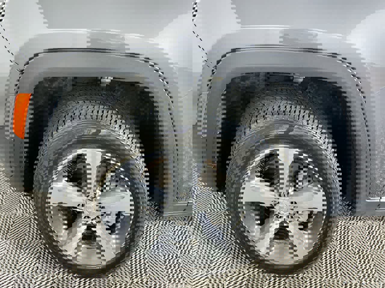 Used 2024 Jeep Grand Cherokee Limited image 16