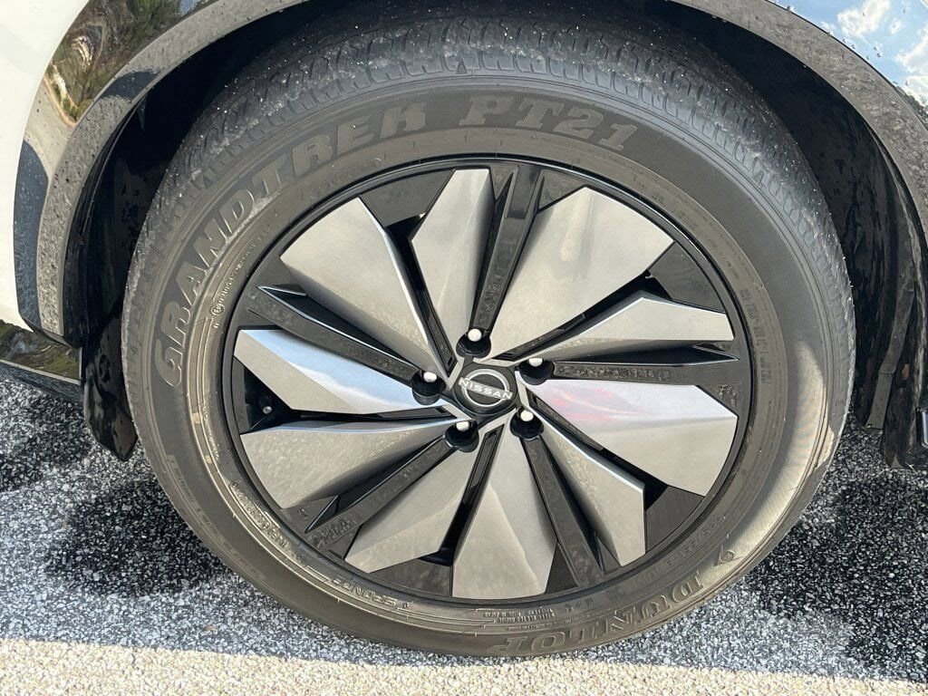 Certified 2024 Nissan Ariya AWD image 32