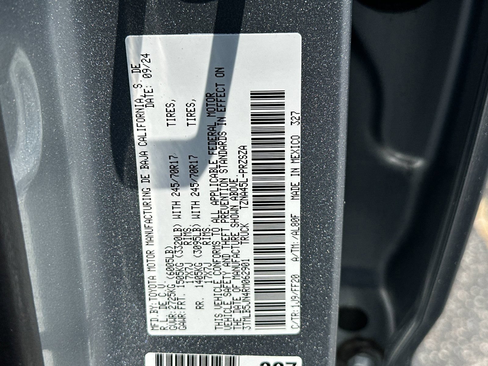 Used 2024 Toyota Tacoma SR5 AWD/4WD image 33