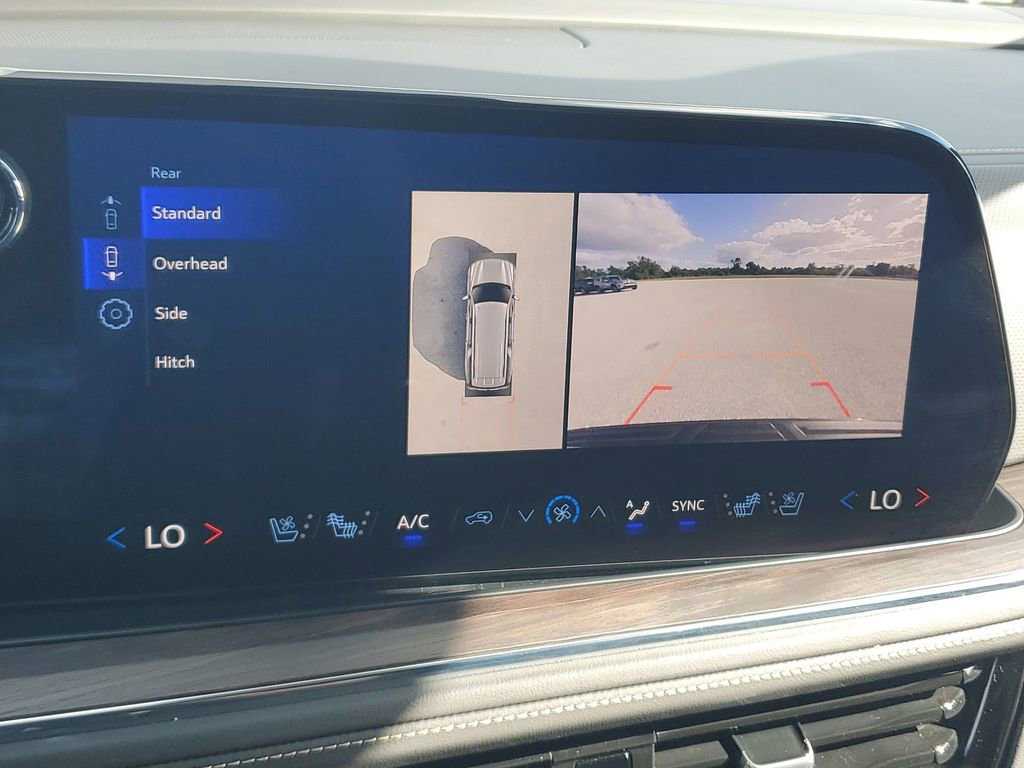 Certified 2025 Chevrolet Suburban Premier image 30