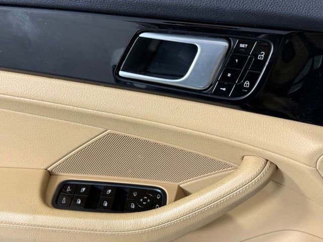 Used 2021 Porsche Panamera RWD image 19